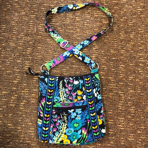 Vera Bradley Handbags - Vera Bradley floral crossbody